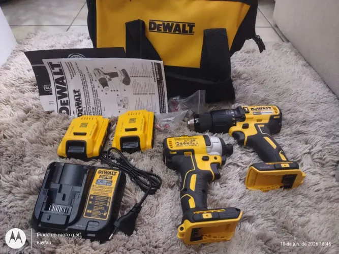 kit Dewalt DCK276D2 furadeira+furadeira de impacto