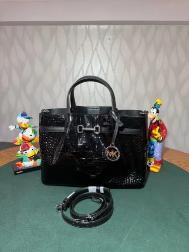 Bolsa Michael Kors nova com etiqueta