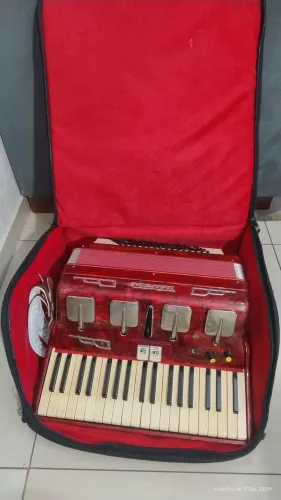 Acordeon TODESKINI 80 baixos