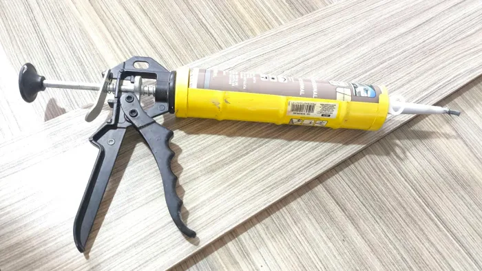 Aplicador de silicone VONDER.