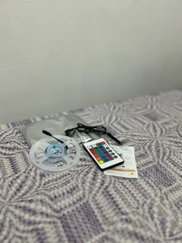 Fita LED RGB 1 Metro com Controle Remoto - Ilumine e Decore! ?