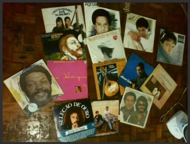 14 LPS de MPB Capa e Vinil ok.