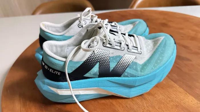 Tênis New Balance FuelCell Supercomp Elite V4 Feminino n36