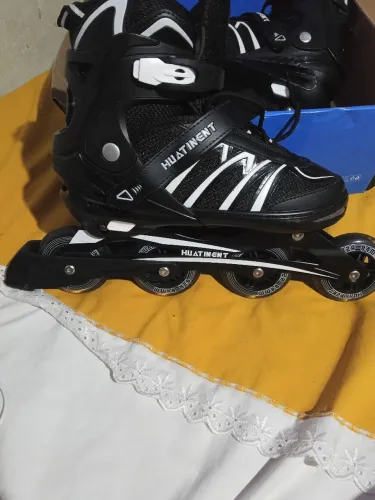 Patins profissional novo usado apenas 1 vez n°39 ao n°42. 