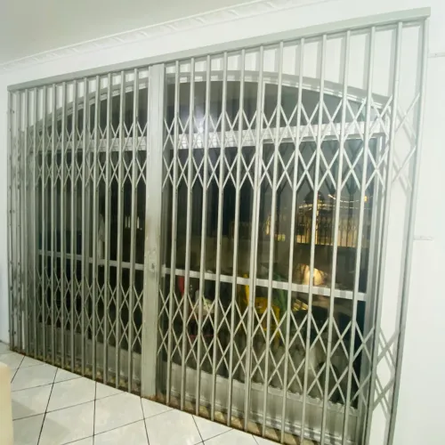 Portão grade porta pantográfica