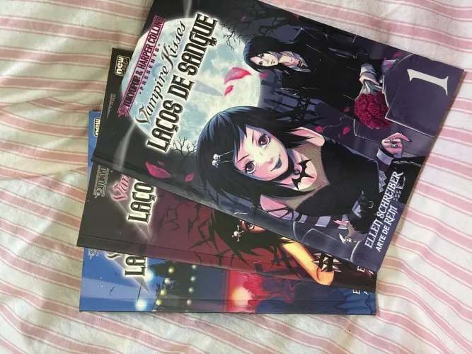 Mangá - Vampire Kisses Laços de Sangue