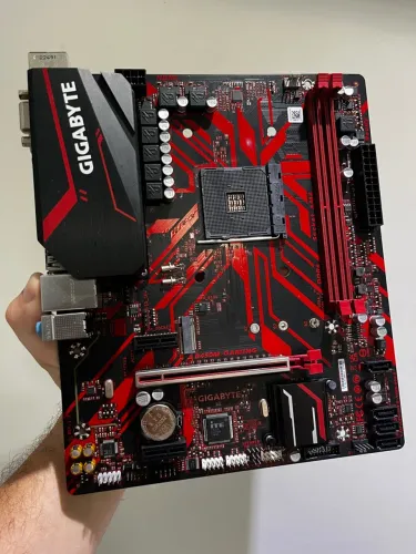 Placa Mãe GIGABYTE B450M Gaming