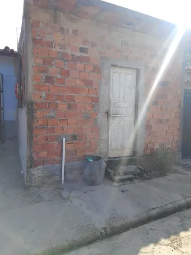 Vendo casa com 6 cômodos