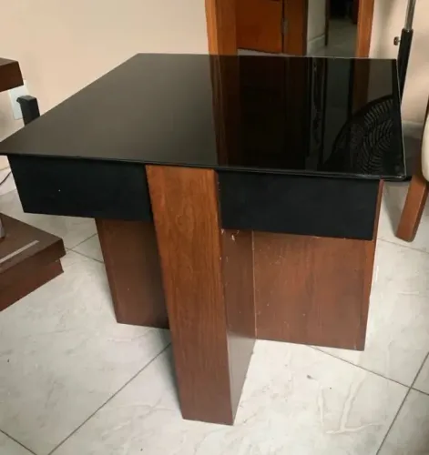 Mesa canto de sala