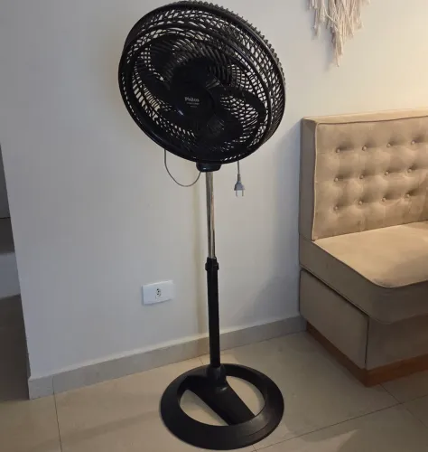 Ventilador Philco PVC41a de coluna, com avaria