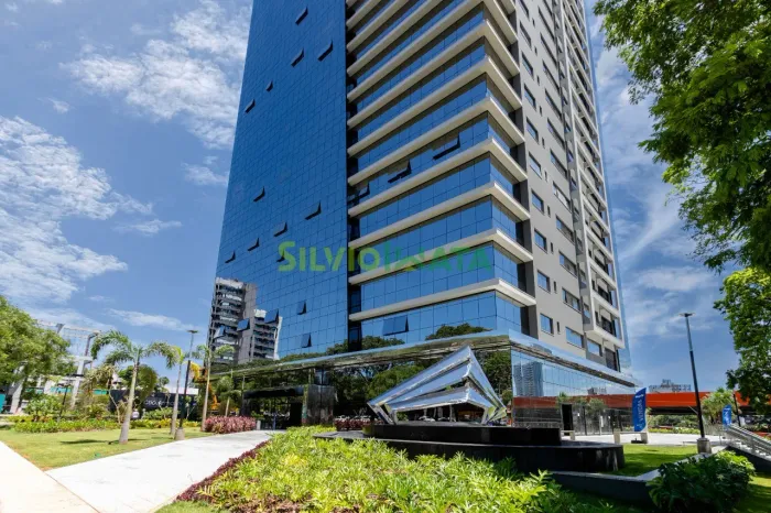 Phenom Parque Empresarial: edifício comercial localizado na Zona Armazém, uma das regiões