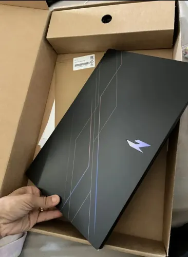 Lançamento Nitro V15