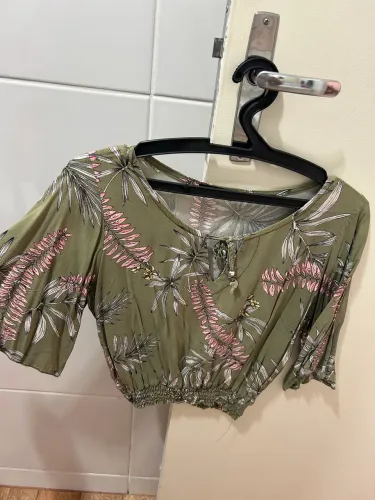 Roupas femininas 10,00 cada 
