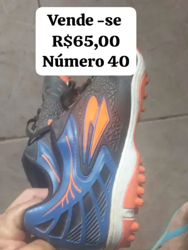 Vende -se chuteira society pouco uso valorR$ 65,00 Pix ou dinheiro no cartão 80,00