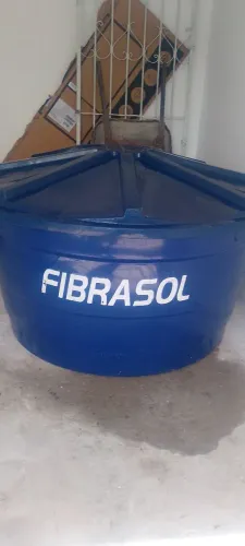 Vendo uma caixa d'água fibrasol de mil litros nova nuca foi o zada