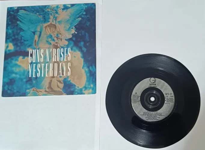 Guns N Roses - Yesterday compacto