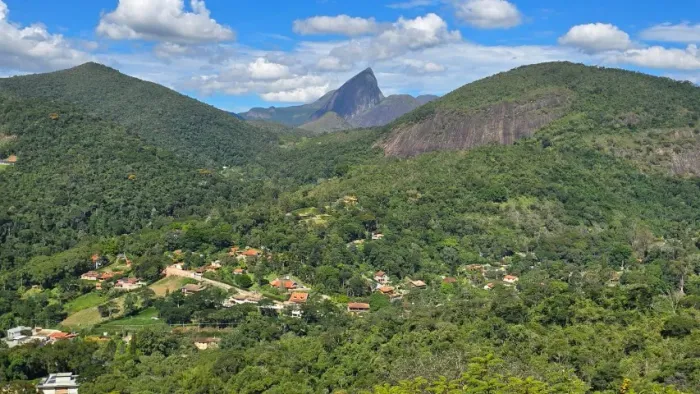 EXCELENTE TERRENO EM ITAIPAVA- 3.990M² CONDOMÍNIO FECHADO.