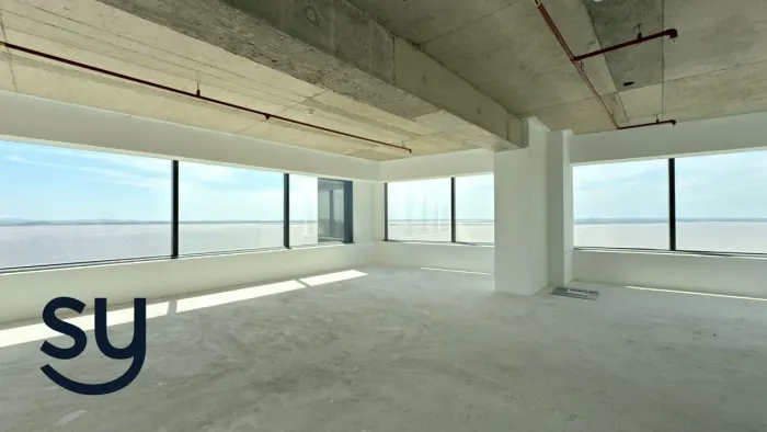 Sala para locação com 109 metros, 2 banheiros no Pontal Office com vista deslumbrante