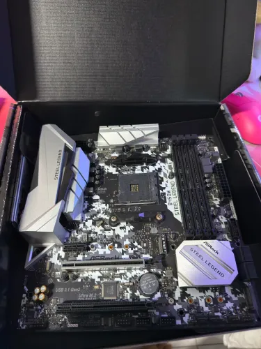 PLACA MÃE ASROCK B450M STEEL LEGEND ,NÃO DÁ VÍDEO
