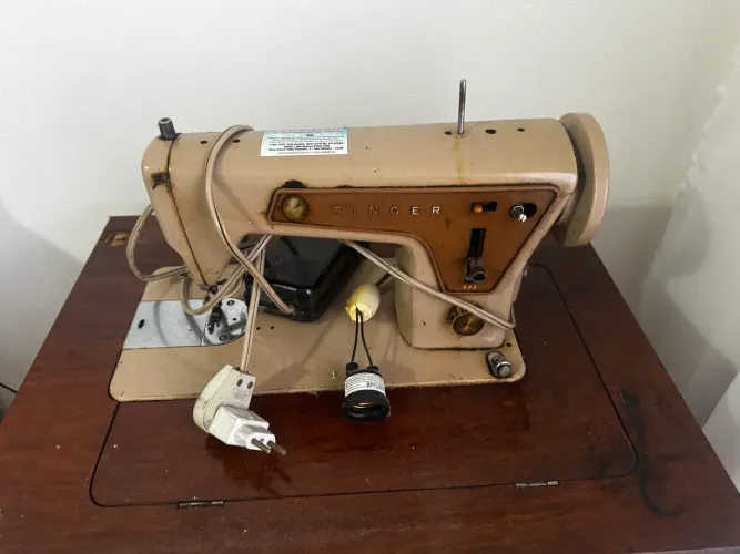 Vendo máquina de costura