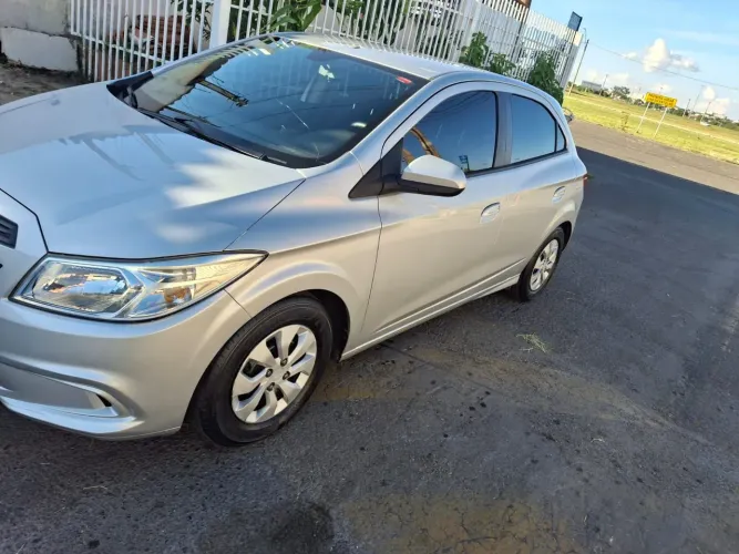 Chevrolet Onix JOY Hatch 1.0 8V Flex Mec. 4P 2018