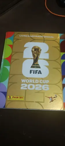 Vendo legend e álbum dourado completo para colecionador 2230 reais