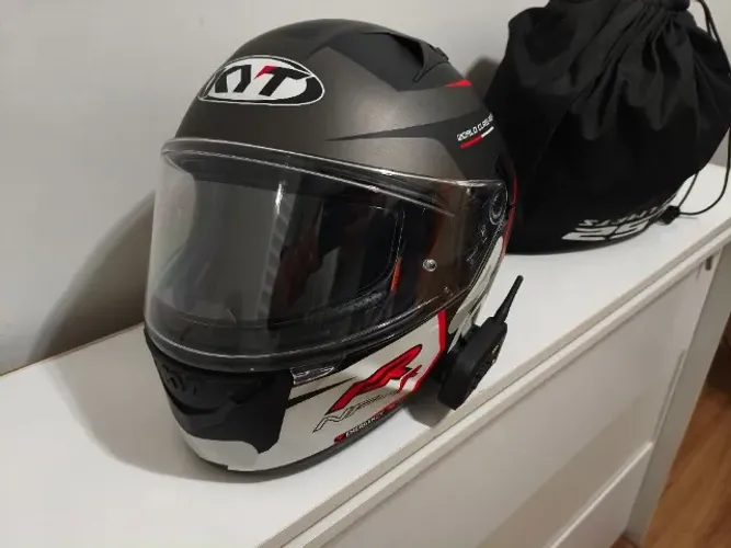 Capacete KYT NF-R Track Tam 60 + Intercomunicador EJEAS V6 Pro