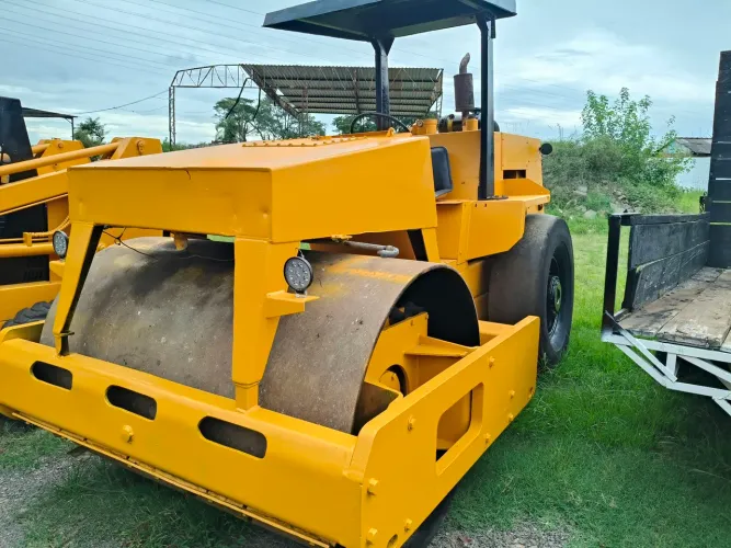 ROLO COMPACTADOR TEMA TERRA SPV 68 VA - MOTOR MERCEDES - REVISADO