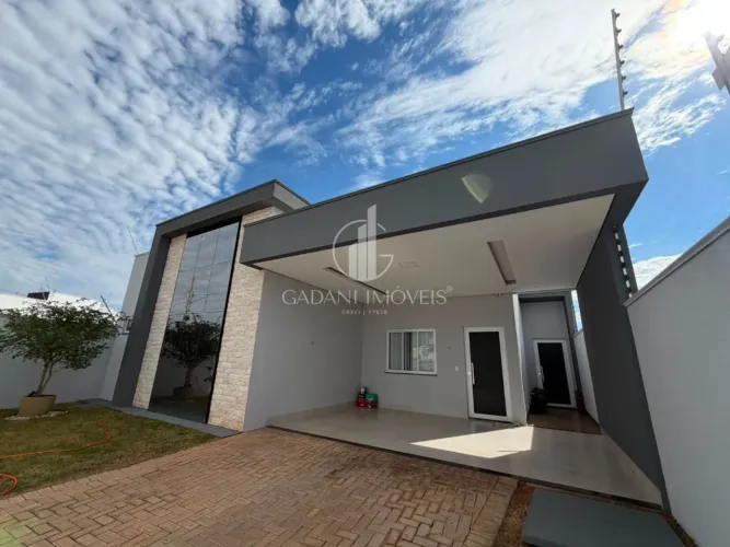 CASA DE 3 QUARTOS SENDO 1 SUÍTE COM PLACA SOLAR PARA LOCAÇÃO POR R$6.500,00 NO AQUARELA DA