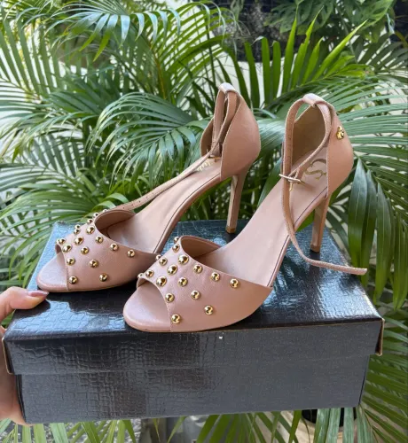Sandália Carmen Steffens salto alto bege