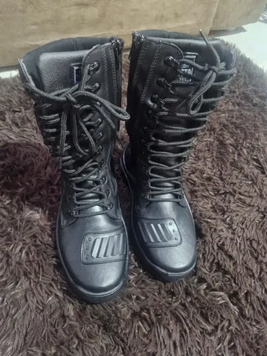 Vendo Bota Feminina