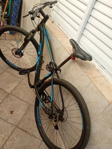 Bicicleta aro 29, pouco uso, em excelente estado.