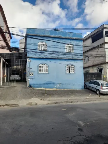 Casa com garagem e Terreno