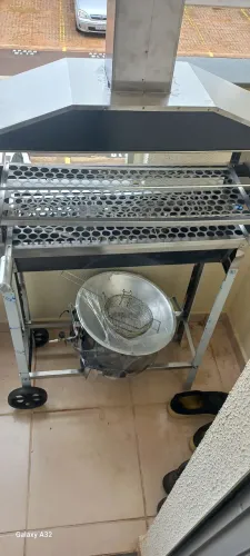 vendo tacho com fogareiro novo de inox nunca foi usado
