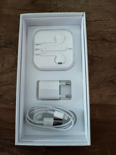 Conjunto fone carregandor iPhone