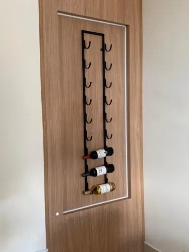 Vende-se porta vinhos