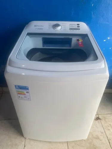 Vendo essa máquina de lavar Electrolux de 17kg