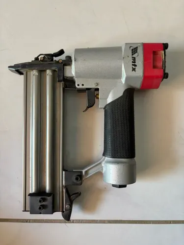 Pinador pneumático