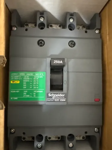 Disjuntor Schneider EZC 250 N 3250