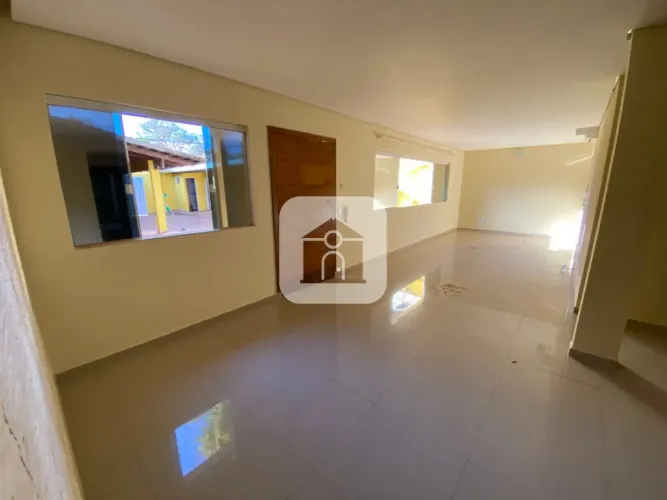 Casa para venda no bairro Jardim Karaiba