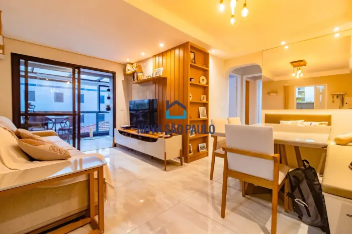 Apartamento com Varanda - 65m² - 2 Quartos, 1 Suíte, 1 Vaga