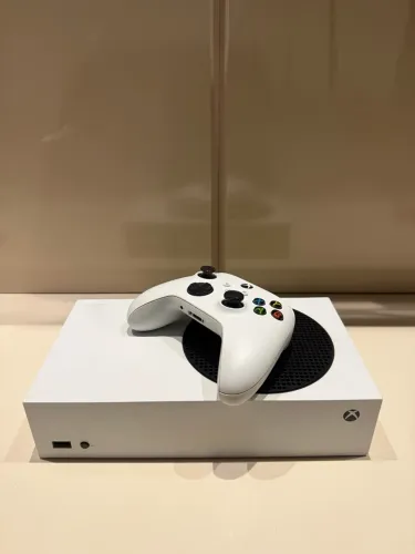 Xbox Series S + Caixa 