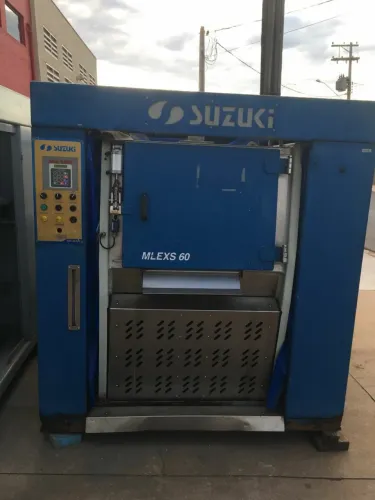 Lavadora extratora industrial capacidade 60kg com suspensão marca Suzuki