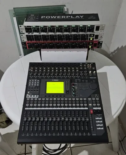 Mesa de som digital Yamaha 01V96i 32 Canais + Powerplay + Ada8200 + Ada8000 01v96 01v x32