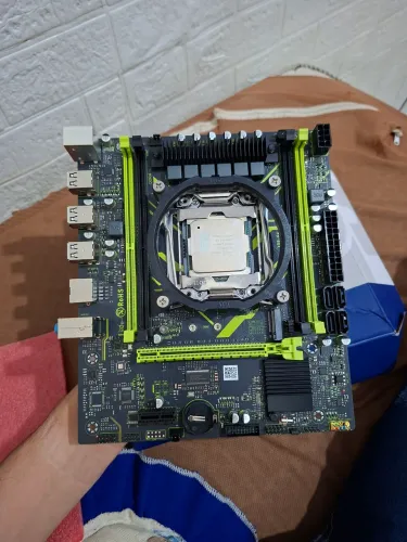 Placa + xeon 2680 v4