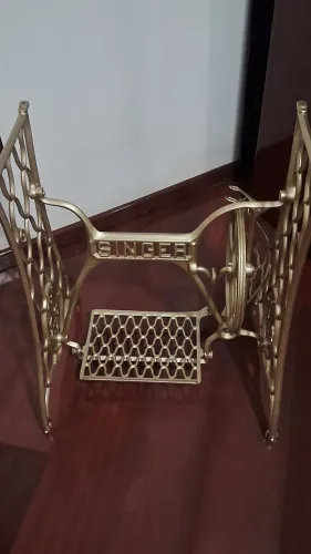 PÉ DE MÁQUINA SINGER NOVO PARA DECORAÇÃO.