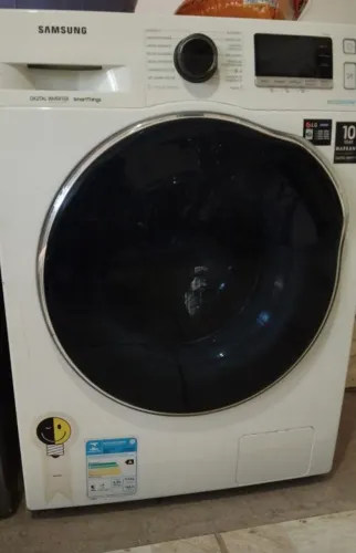 Vendo as 3 máquinas de lava e seca, para retirada de peças 