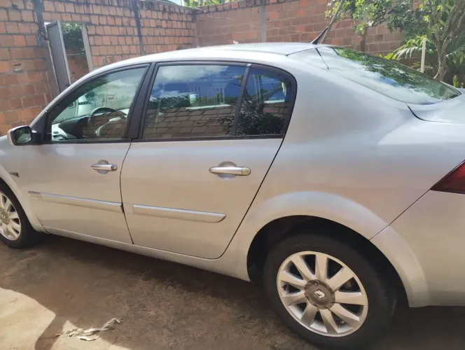 Renault Megane Sedan Dynamique 2.0 16V Aut. 2007