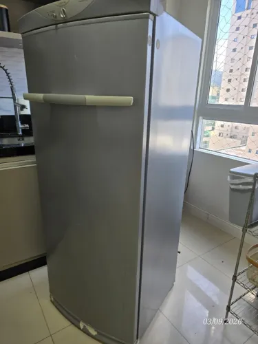 Freezer Vertical Frost Free 220V - 6 Gavetas + Basculante (Congelando Perfeito)