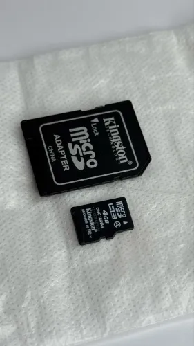 Cartão de Memória MicroSDHC 4GB Kingston + Adaptador SD Original